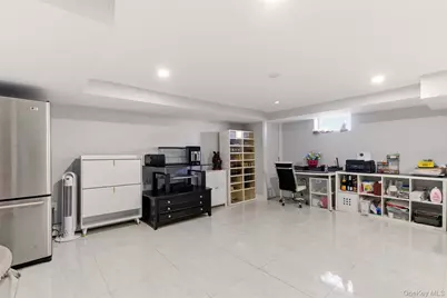 557 Woodbury Road, Plainview, NY 11803 - Photo 29