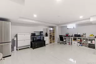 557 Woodbury Rd, Plainview, NY 11803 - Photo 29