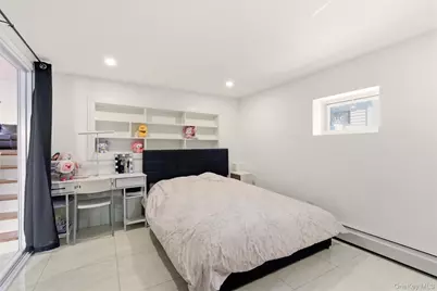 557 Woodbury Road, Plainview, NY 11803 - Photo 23