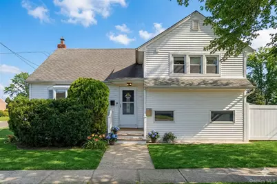 557 Woodbury Road, Plainview, NY 11803 - Photo 1