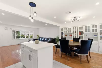 557 Woodbury Road, Plainview, NY 11803 - Photo 11