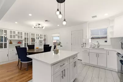 557 Woodbury Road, Plainview, NY 11803 - Photo 9