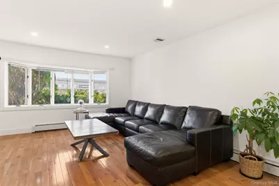 557 Woodbury Road, Plainview, NY 11803 - Photo 5