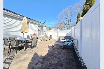 1462 Claas Avenue, Holbrook, NY 11741 - Photo 17