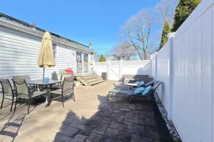 1462 Claas Ave, Holbrook, NY 11741 - Photo 17