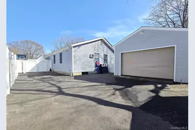 1462 Claas Avenue, Holbrook, NY 11741 - Photo 15