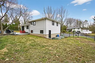 59 Grist Mill Ln, Huntington, NY 11743 - Photo 17