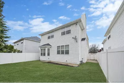 120 Cranberry Court, Melville, NY 11747 - Photo 35