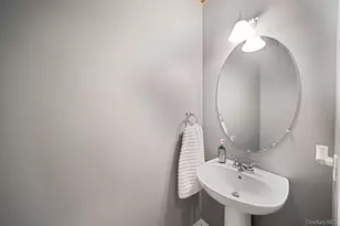 120 Cranberry Ct, Melville, NY 11747 - Photo 19