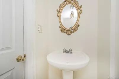 61 Merivale Lane, New York, NY 10304 - Photo 13