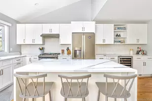 155 Bridge St, Greenport, NY 11944 - Photo 9