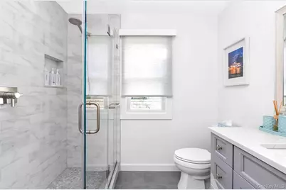 155 Bridge Street, Greenport, NY 11944 - Photo 15