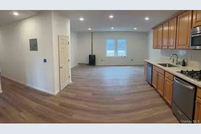 369 Warburton Avenue #4B, Yonkers, NY 10701 - Photo 1