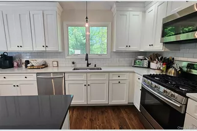 11 John Street, Westhampton Beach, NY 11978 - Photo 21