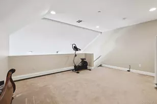 110 Kenneth Ct, Amityville, NY 11701 - Photo 23