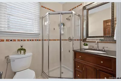 15 Tiber Road, Oyster Bay, NY 11791 - Photo 19