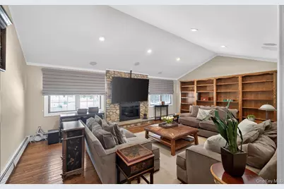 15 Tiber Road, Oyster Bay, NY 11791 - Photo 13