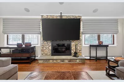 15 Tiber Road, Oyster Bay, NY 11791 - Photo 15