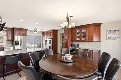 741 10th Street, Islip Terrace, NY 11752 - Photo 7