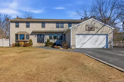 741 10th Street, Islip Terrace, NY 11752 - Photo 1