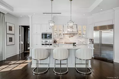 6000 Royal Court #PENTHOUSE, North Hills, NY 11040 - Photo 7