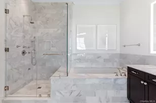 6000 Royal Ct, North Hills, NY 11040 - Photo 23