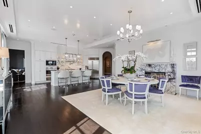 6000 Royal Court #PENTHOUSE, North Hills, NY 11040 - Photo 9