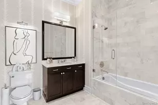 6000 Royal Ct, North Hills, NY 11040 - Photo 27