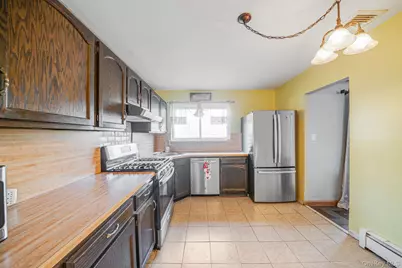 75 Oakcrest Avenue, Farmingville, NY 11738 - Photo 9