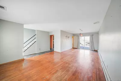 75 Oakcrest Avenue, Farmingville, NY 11738 - Photo 5