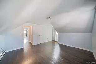 75 Oakcrest Ave, Farmingville, NY 11738 - Photo 17