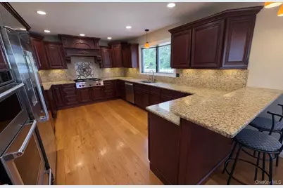 39 West Lane, Bay Shore, NY 11706 - Photo 5