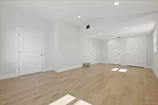 38 Bobolink Ln, Levittown, NY 11756 - Photo 27