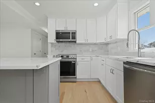 38 Bobolink Ln, Levittown, NY 11756 - Photo 5