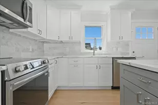 38 Bobolink Ln, Levittown, NY 11756 - Photo 7