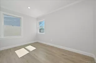 38 Bobolink Ln, Levittown, NY 11756 - Photo 21