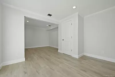 38 Bobolink Lane, Levittown, NY 11756 - Photo 17