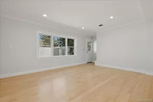 38 Bobolink Ln, Levittown, NY 11756 - Photo 11