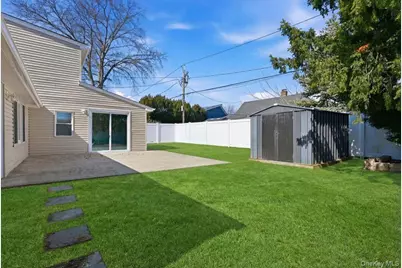 38 Bobolink Lane, Levittown, NY 11756 - Photo 33