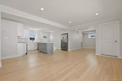 38 Bobolink Lane, Levittown, NY 11756 - Photo 9