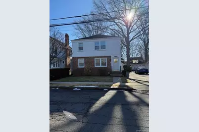 15 Geranium Avenue, Floral Park, NY 11001 - Photo 1