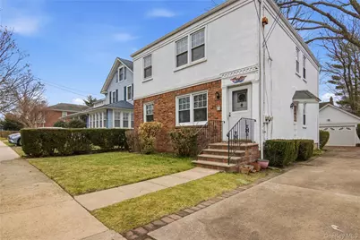 15 Geranium Avenue, Floral Park, NY 11001 - Photo 1