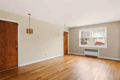 15 Geranium Avenue, Floral Park, NY 11001 - Photo 7