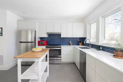 446 6th Street, Greenport, NY 11944 - Photo 5
