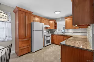 3992 William St, Seaford, NY 11783 - Photo 5