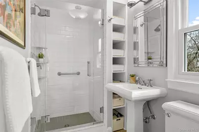 319 Melbourne Avenue, Mamaroneck, NY 10543 - Photo 23