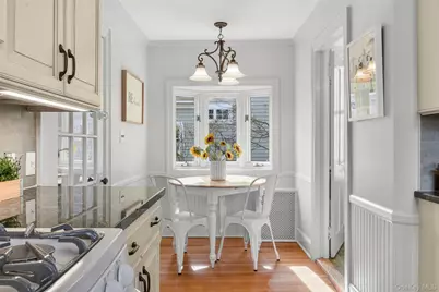 319 Melbourne Avenue, Mamaroneck, NY 10543 - Photo 17