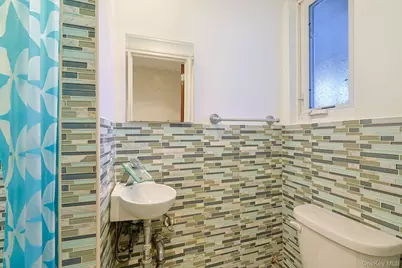 877 E 223rd Street, Bronx, NY 10466 - Photo 17