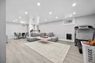 15 Cricket Ln, Great Neck, NY 11024 - Photo 35