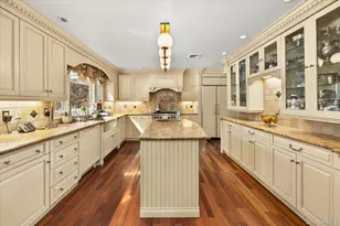 15 Cricket Ln, Great Neck, NY 11024 - Photo 13